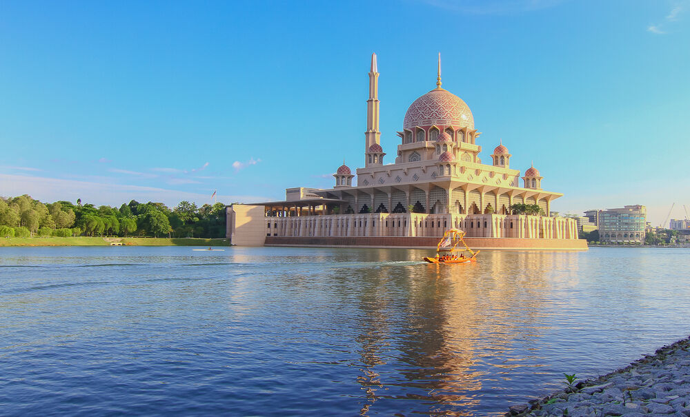 馬來西亞最美旅程 從大紅花海上Villa到最美清真寺一次體驗（圖／shutterstock）