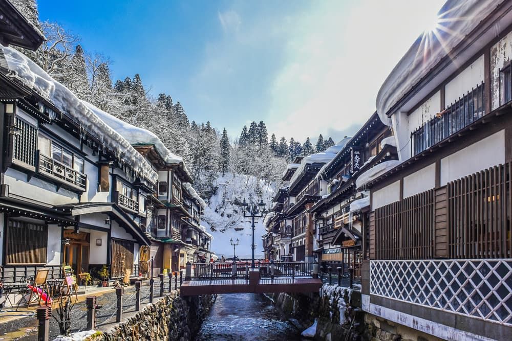 在日本東北雪國深處 遇見溫泉山城與百狐之森（圖／shutterstock）