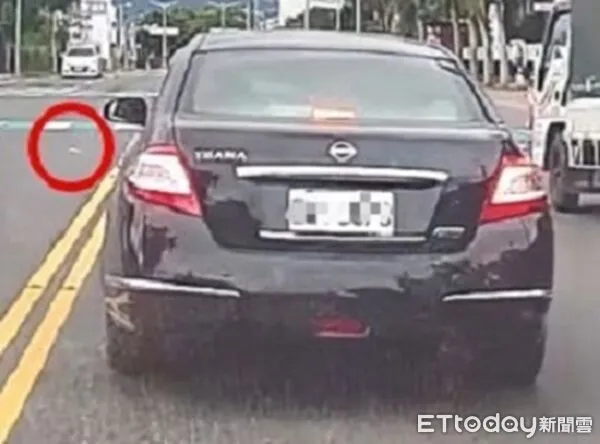 ▲亂丟菸蒂、垃圾最重罰6000元　。（圖／記者楊鈞典攝）