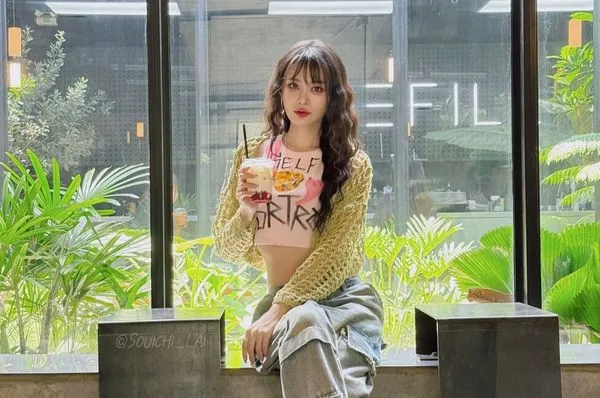 賴品妤時常在泰國追星，近日分享明星照片，竟被誤認成本人整形。（翻攝自賴品妤臉書）