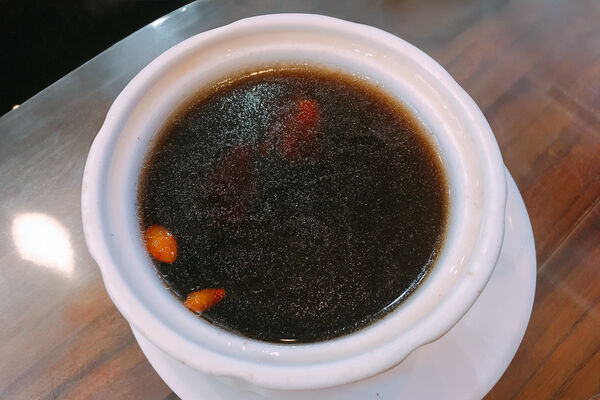 ▲▼鄉親養生館。（圖／部落客飛天璇的口袋授權提供）