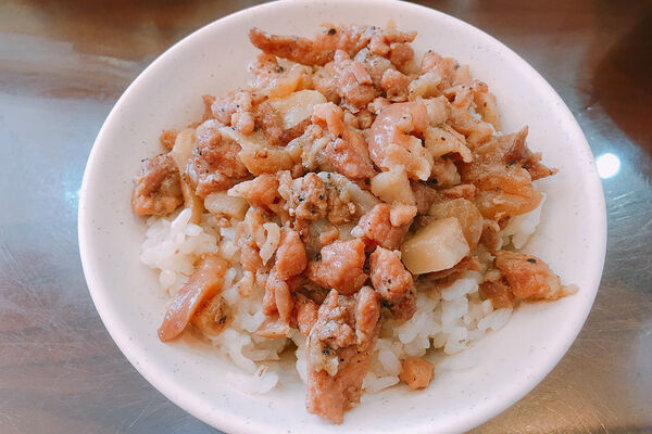 ▲▼鄉親養生館。（圖／部落客飛天璇的口袋授權提供）