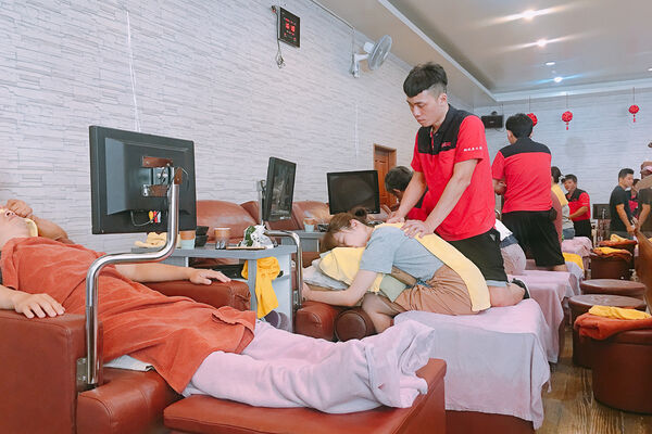 ▲▼鄉親養生館。（圖／部落客飛天璇的口袋授權提供）