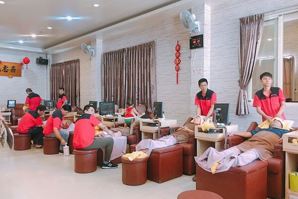 ▲▼鄉親養生館。（圖／部落客飛天璇的口袋授權提供）