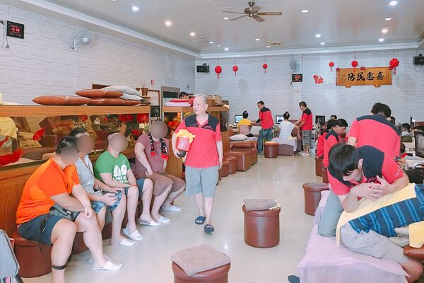 ▲▼鄉親養生館。（圖／部落客飛天璇的口袋授權提供）