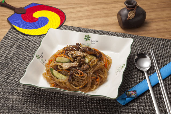 ▲遠百、宏匯父親節優惠。（圖／各業者提供）