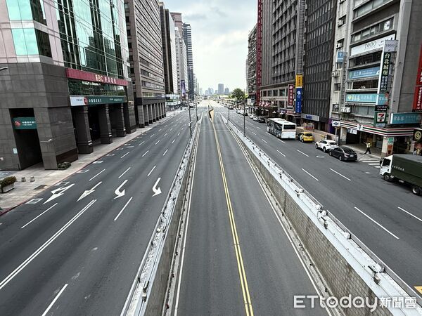 ▲▼城鎮韌性演習 市區道路淨空 忠孝西路淨空。（圖／記者屠惠剛攝）