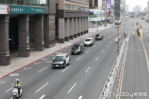 ▲▼城鎮韌性演習市長車隊視察。（圖／記者屠惠剛攝）