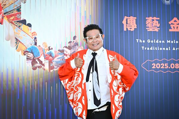 ▲楊小黎(左起)、許效舜與柯大堡出席傳藝金曲獎記者會。（圖／三立提供）