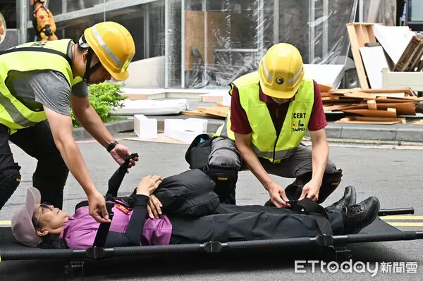 ▲▼2025城鎮韌性演習暨全民防衛動員，戰時關鍵基礎設施搶救及大傷救援演練。（圖／記者李毓康攝）