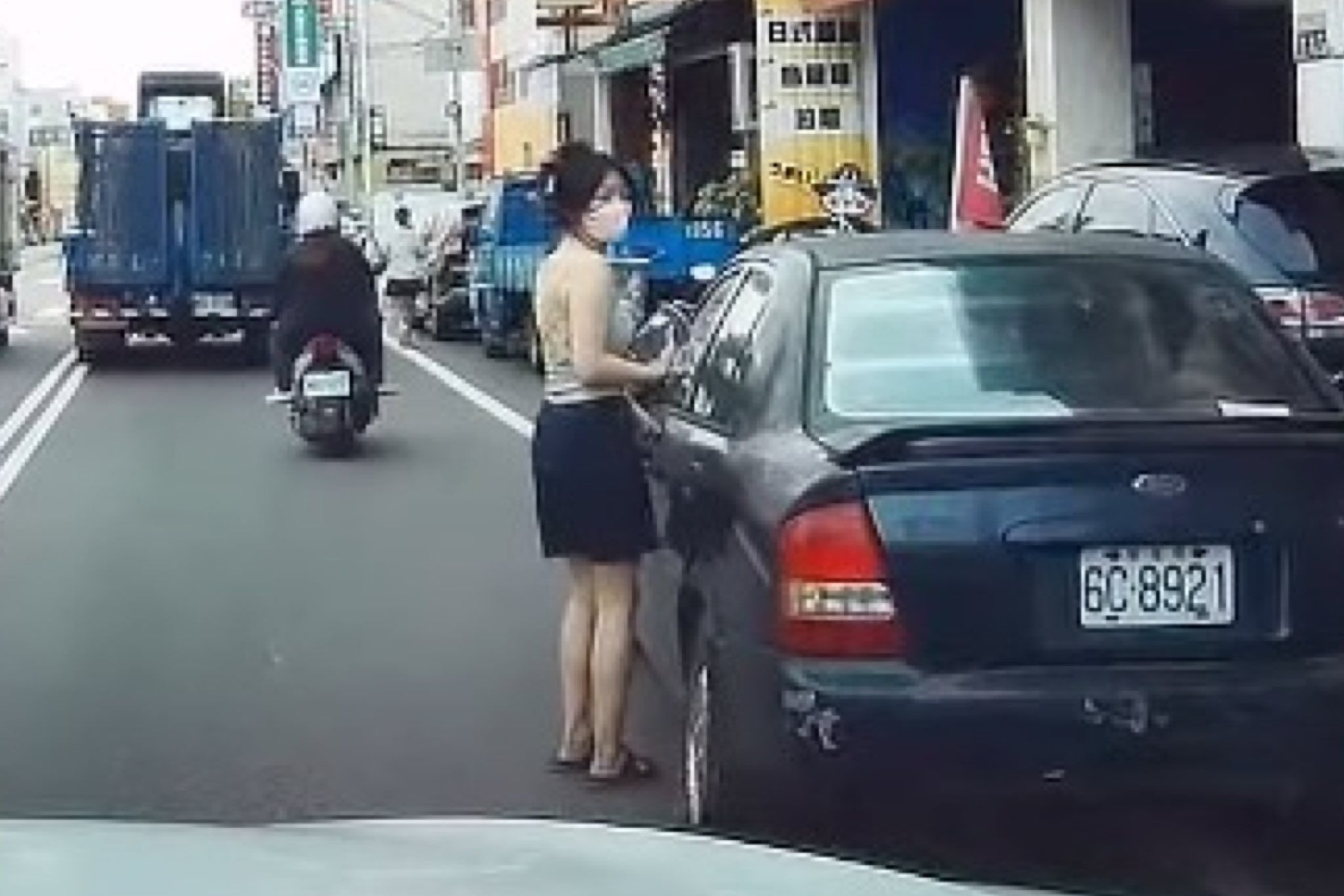 ▲▼原諒是美德。（圖／翻攝YouTube／WoWtchout - 地圖型行車影像分享平台）