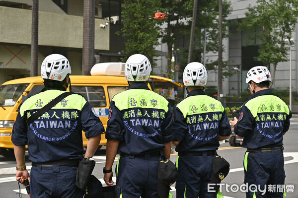 ▲▼ 2025城鎮韌性演習暨全民防衛動員，戰時關鍵基礎設施搶救及大傷救援演練，台北市義消無人機隊到場參與演練。（圖／記者李毓康攝）