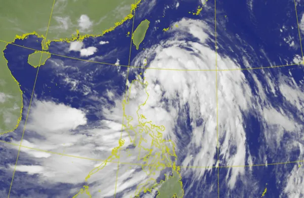 ▲▼「薇帕」輕颱路徑往北修正，今天發海警機率增加。（圖／氣象署網站）