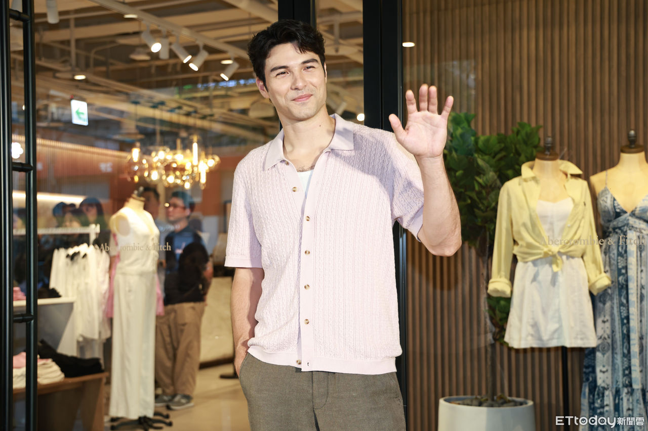 ▲▼   鳳小岳Abercrombie & Fitch Getaway 台北忠孝假日概念店開幕 。（圖／記者黃克翔攝）