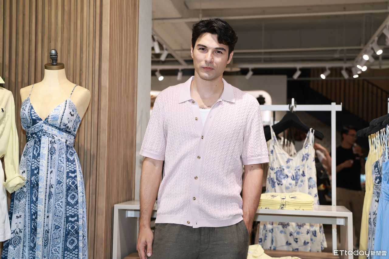 ▲▼   鳳小岳Abercrombie & Fitch Getaway 台北忠孝假日概念店開幕 。（圖／記者黃克翔攝）