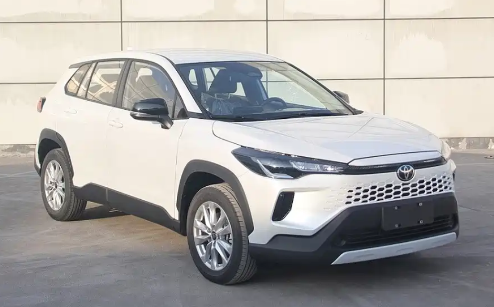 ▲台灣大改款速霸陸Forester開始接單；三菱發表全新7人座有望登台；TOYOTA神車休旅曝光。（圖／翻攝自各車廠）