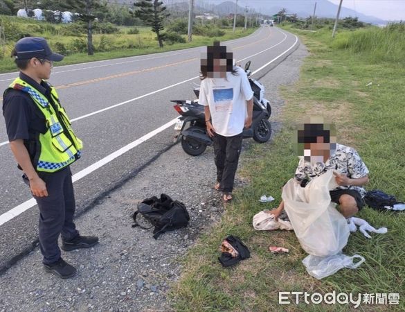 ▲▼             台11線一名環島的19歲騎士，包包因緊貼排氣管起火。（圖／記者楊漢聲翻攝，下同）