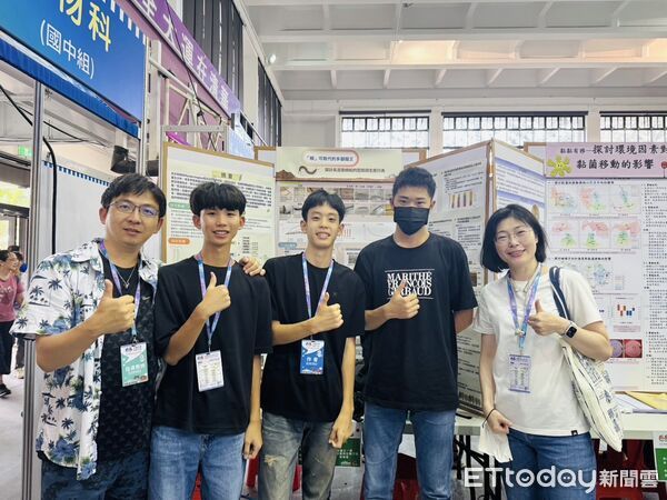 ▲台南市長榮中學三位學生以《長足衛蜈蚣之研究》勇奪第65屆全國科展生物科第一名，為台南寫下榮耀紀錄。（記者林東良翻攝，下同）