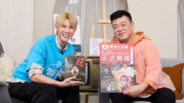 ▲孫德榮(右)接受夏和熙訪問。（圖／CBOOK）