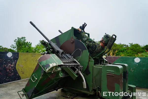 ▲配合城鎮韌性防空演習，馬防部實施防空接戰任務 。（圖／記者林名揚翻攝）