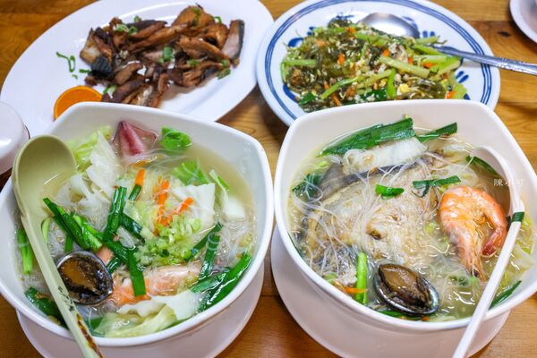 ▲▼卯澳船長平價小吃。（圖／部落客陳小可的吃喝玩樂授權提供）