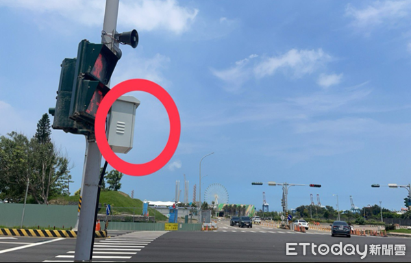 ▲▼台中港路口布建智慧有聲行人號誌設備。（圖／港務公司提供）