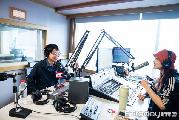 ▲▼「高速青春」開麥！高雄青年體驗一日DJ人生，直擊廣播現場。（圖／記者賴文萱翻攝）