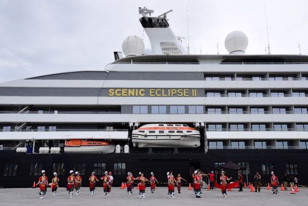 ▲今年4月中花蓮港以迎賓舞歡迎星凝天蝕2號靠泊。（圖／港務公司）