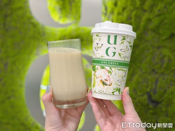 ▲▼UG樂己再度攜手人氣天團「告五人」推出夏季最新「傻瓜奶茶」。（圖／記者蕭筠攝）