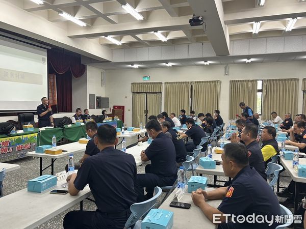 ▲▼  年度社區治安會議 聚焦反詐騙、毒品辨識、婦幼保護與高齡交通安全 攜手各界共建安心、安全生活圈】　  。（圖／民雄分局提供）