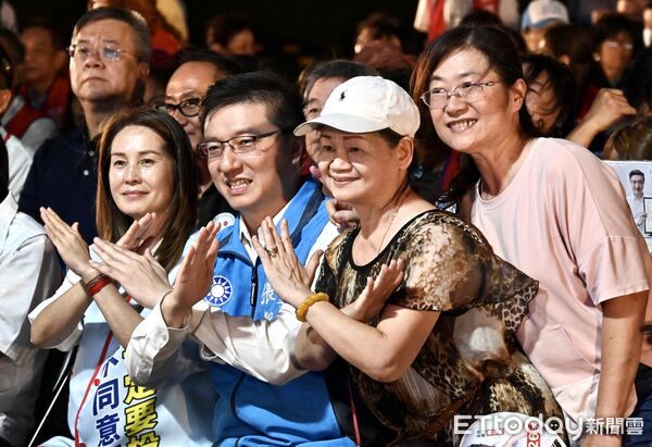 ▲▼張智倫國民黨反惡罷、守護中和聯合晚會。（圖／記者李毓康攝）