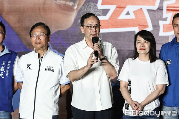 ▲立委林德福反罷免造勢，國民黨主席朱立倫站台。（圖／記者林敬旻攝）