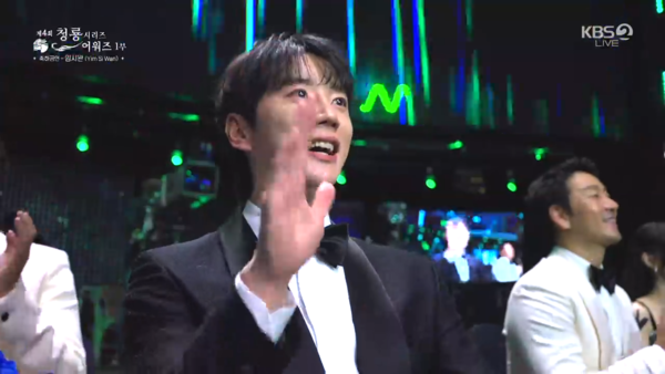 ▲▼青龍／任時完1年前說錯話！超猛10分鐘唱跳　影帝驚見黑歷史當場崩潰。（圖／翻攝自KBS）