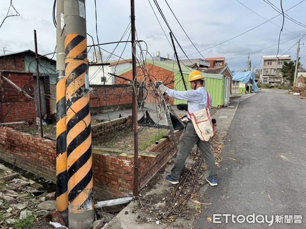 ▲▼  點亮燈火也點亮安全工作班搶修線路 檢驗班安全把關  。（圖／台電嘉義區處提供）