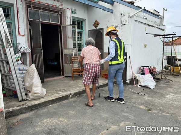 ▲▼  點亮燈火也點亮安全工作班搶修線路 檢驗班安全把關  。（圖／台電嘉義區處提供）
