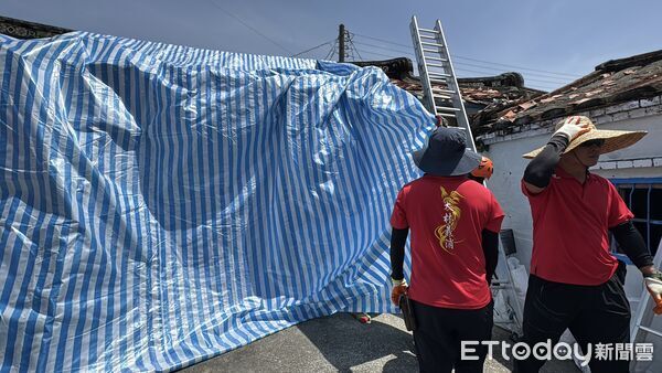 ▲▼  消防局集結力量深入布袋鎮災區 縣長親赴現場打氣慰勉   。（圖／嘉義縣政府提供）