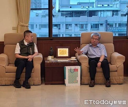 ▲▼ 嘉義地檢署結合嘉義郵局，製作反詐騙宣導個人化郵票，機關合作，識詐阻詐雙管齊下】    。（圖／嘉義地檢署提供）