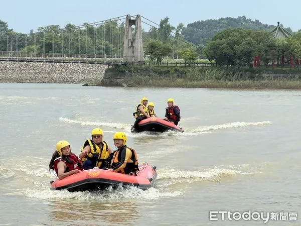 ▲台南市消防局第四大隊於虎頭埤辦理船艇救援訓練，實地模擬水域救生強化應變能力。（記者林東良翻攝，下同）