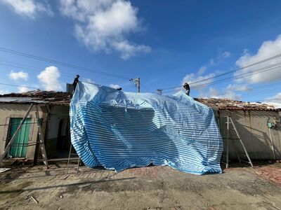 超可惡!男幫台南災民修屋頂騙走19萬 「只蓋帆布」落跑失蹤