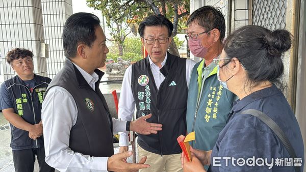▲林俊憲、郭國文等人說明七股、佳里三起風災後傷亡案例，盼中央與地方援助弱勢家庭。（圖／記者林東良翻攝，下同）