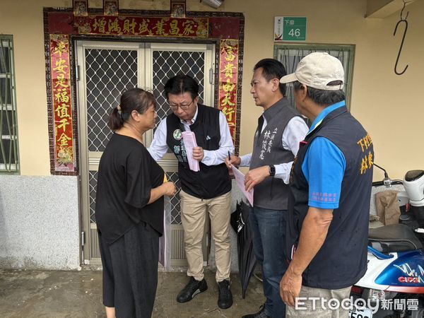 ▲林俊憲、郭國文等人說明七股、佳里三起風災後傷亡案例，盼中央與地方援助弱勢家庭。（圖／記者林東良翻攝，下同）