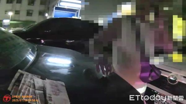 ▲▼酒駕男子狂按喇叭逼車，竟然掏上萬現金要平息。（圖／民眾提供，下同）