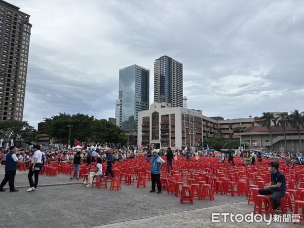 ▲▼國民黨舉辦「反惡罷 戰獨裁 不同意罷免」北部黃金週造勢晚會。（圖／記者鄭佩玟攝）