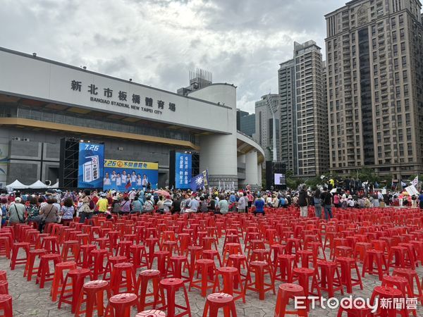 ▲▼國民黨舉辦「反惡罷 戰獨裁 不同意罷免」北部黃金週造勢晚會。（圖／記者鄭佩玟攝）