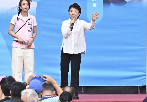 ▲▼國民黨舉辦「反惡罷 新北愛國者行動」造勢活動，盧秀燕到場助講。（圖／記者李毓康攝） 