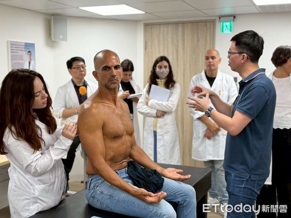 ▲中醫針灸療法實際應用教學。（圖／馬光中醫提供）
