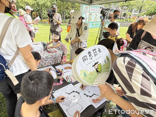 ▲台中罷免行動。（圖／記者游瓊華翻攝）