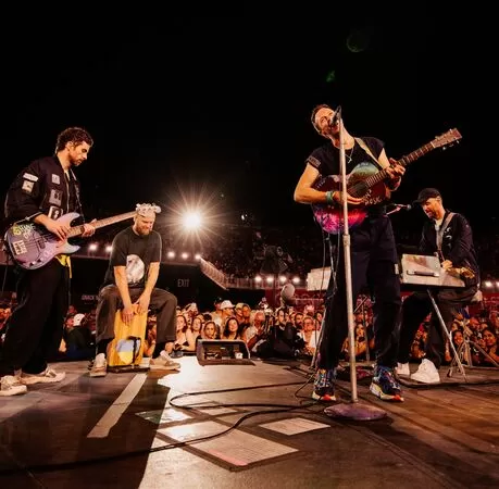 ▲克里斯馬汀事後也在其他演唱會現場，幽默提起此次風波。（圖／翻攝自官方X）