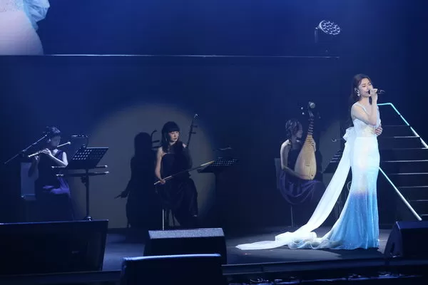 ▲陳怡婷首度個唱熱淚盈眶。（圖／寶吉祥集團提供）