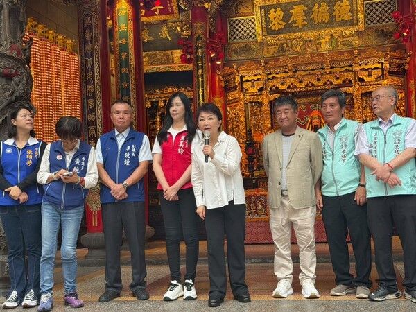 ▲萬美玲聯手民眾黨小草+反罷女力出擊